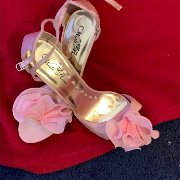 Shoes - Picture 2 of 3